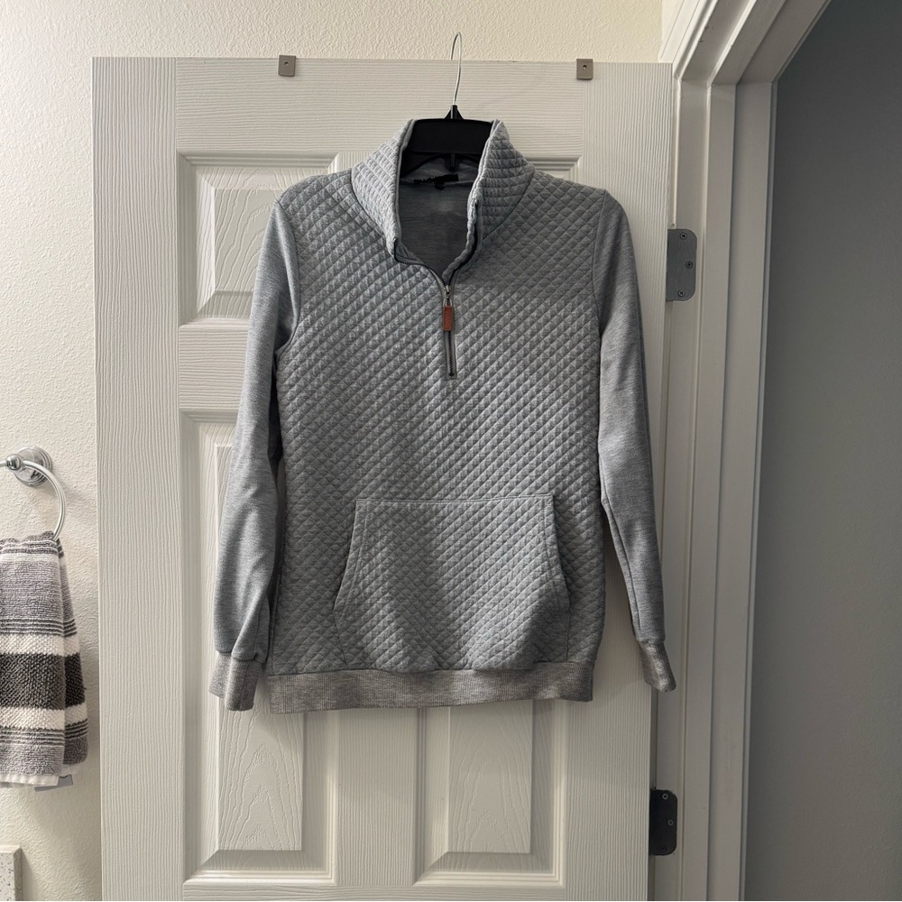 Women’s Gray Quilted Sweatshirt